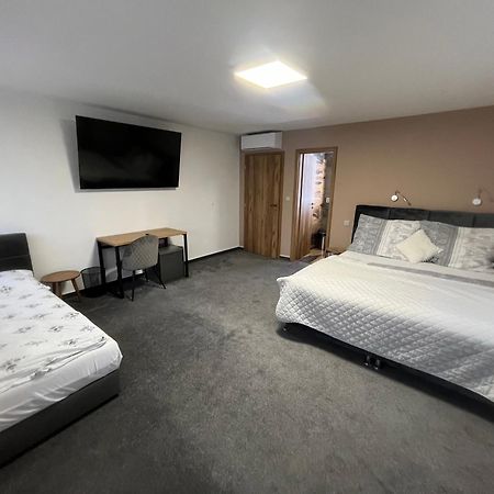 Hotel Algar Opava Kültér fotó