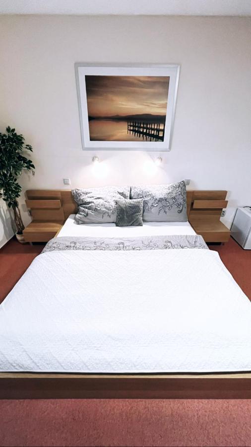 Hotel Algar Opava Kültér fotó