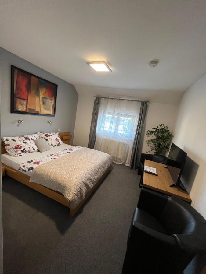 Hotel Algar Opava Kültér fotó