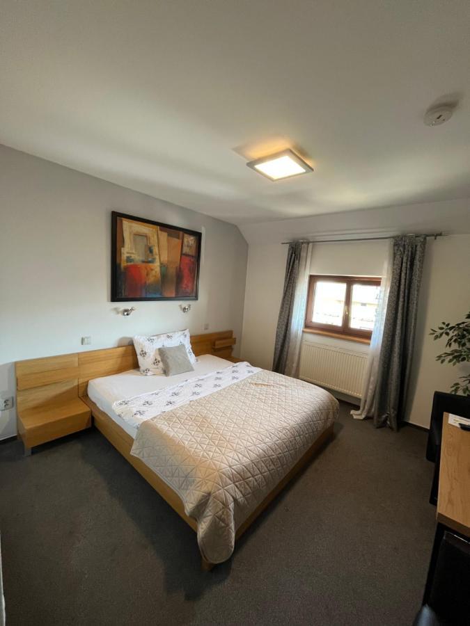 Hotel Algar Opava Kültér fotó