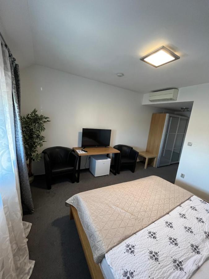 Hotel Algar Opava Kültér fotó