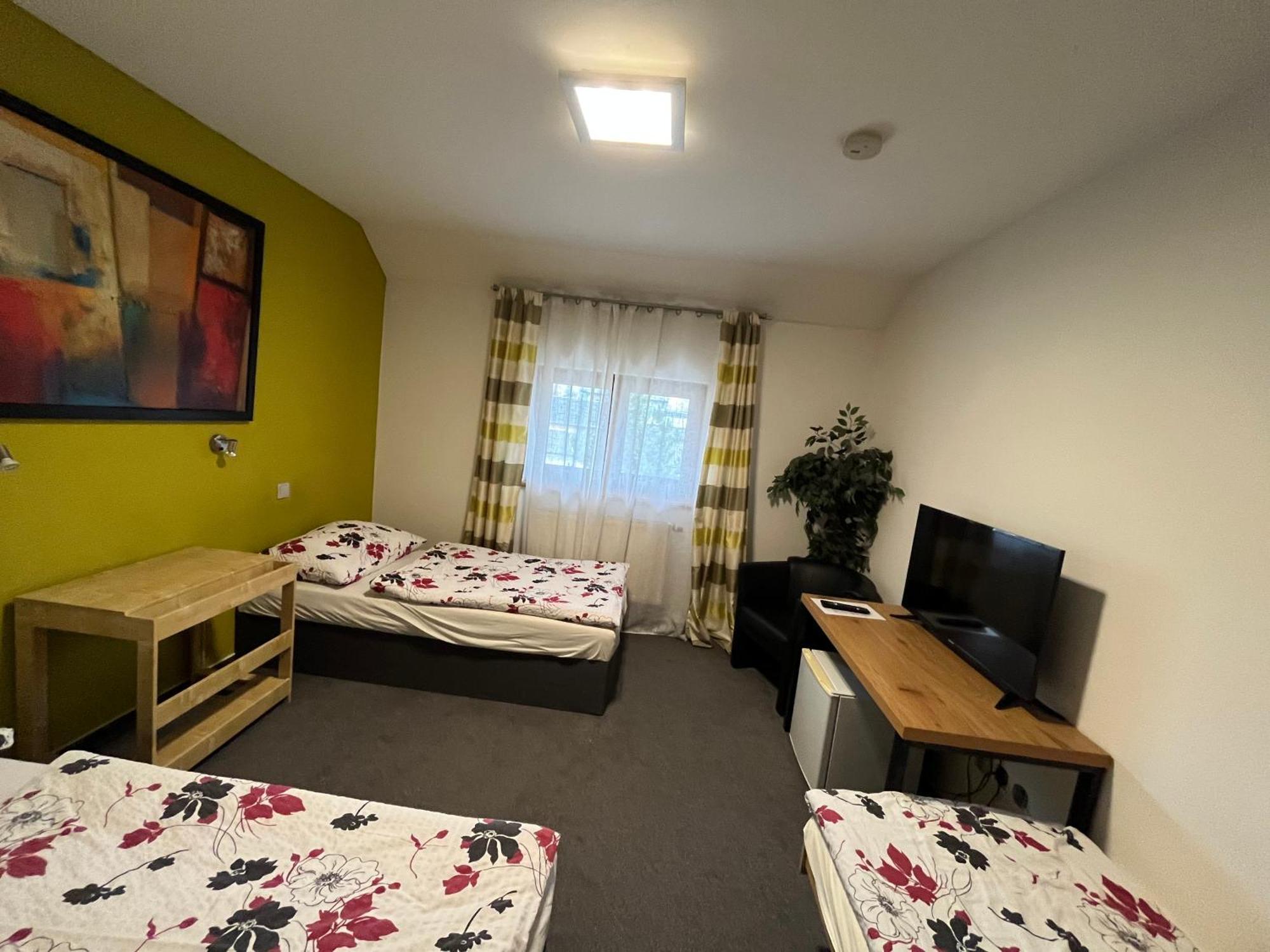 Hotel Algar Opava Kültér fotó