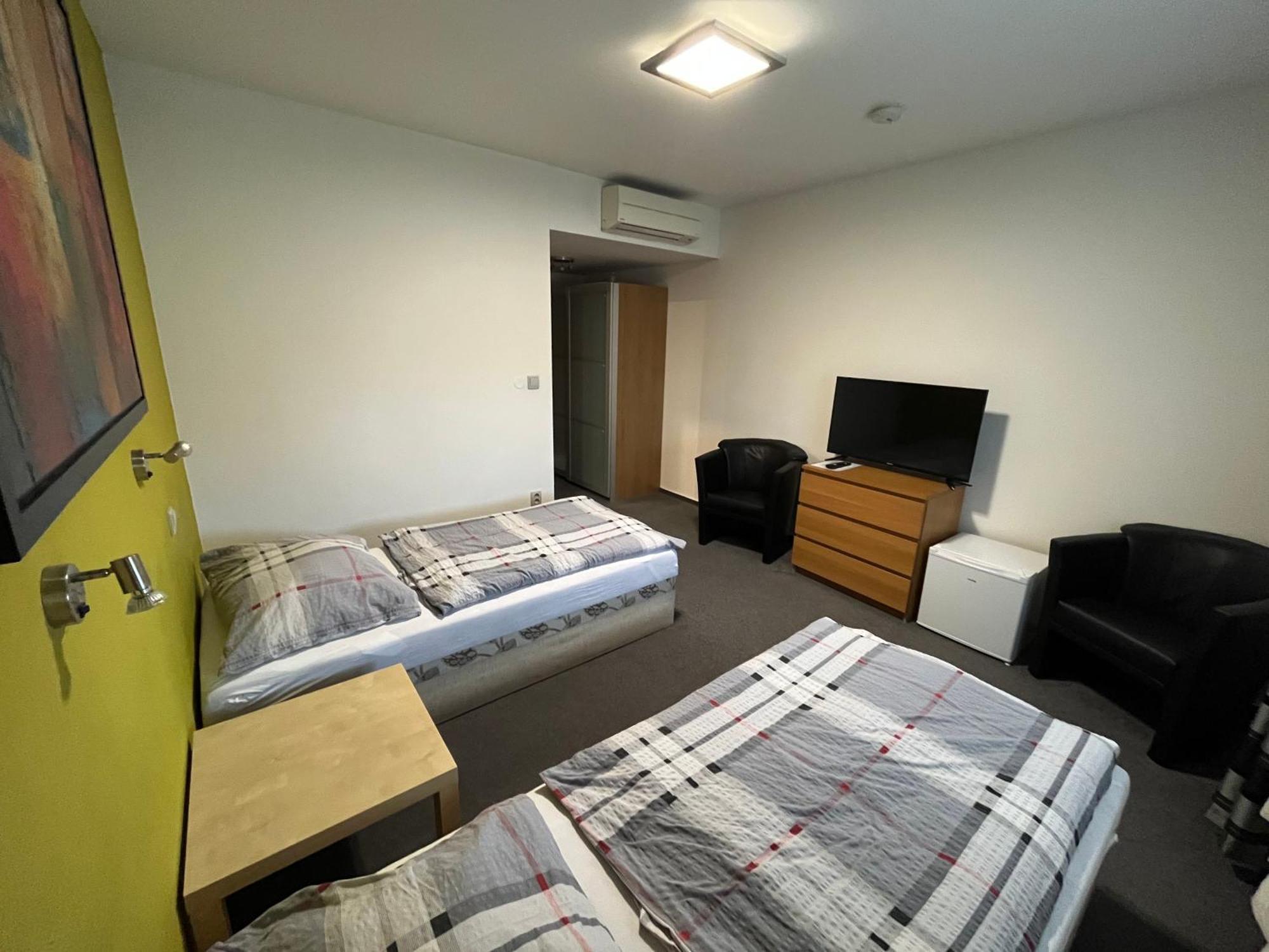 Hotel Algar Opava Kültér fotó