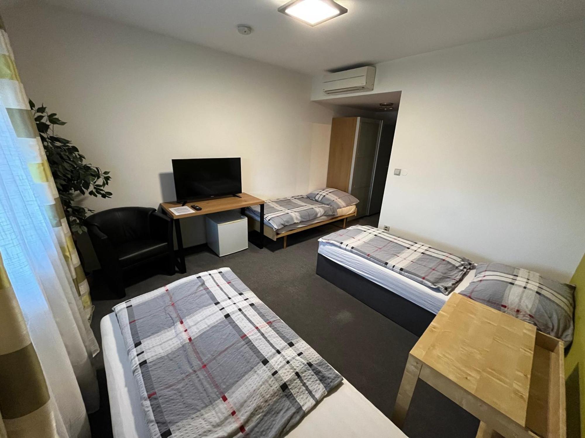 Hotel Algar Opava Kültér fotó