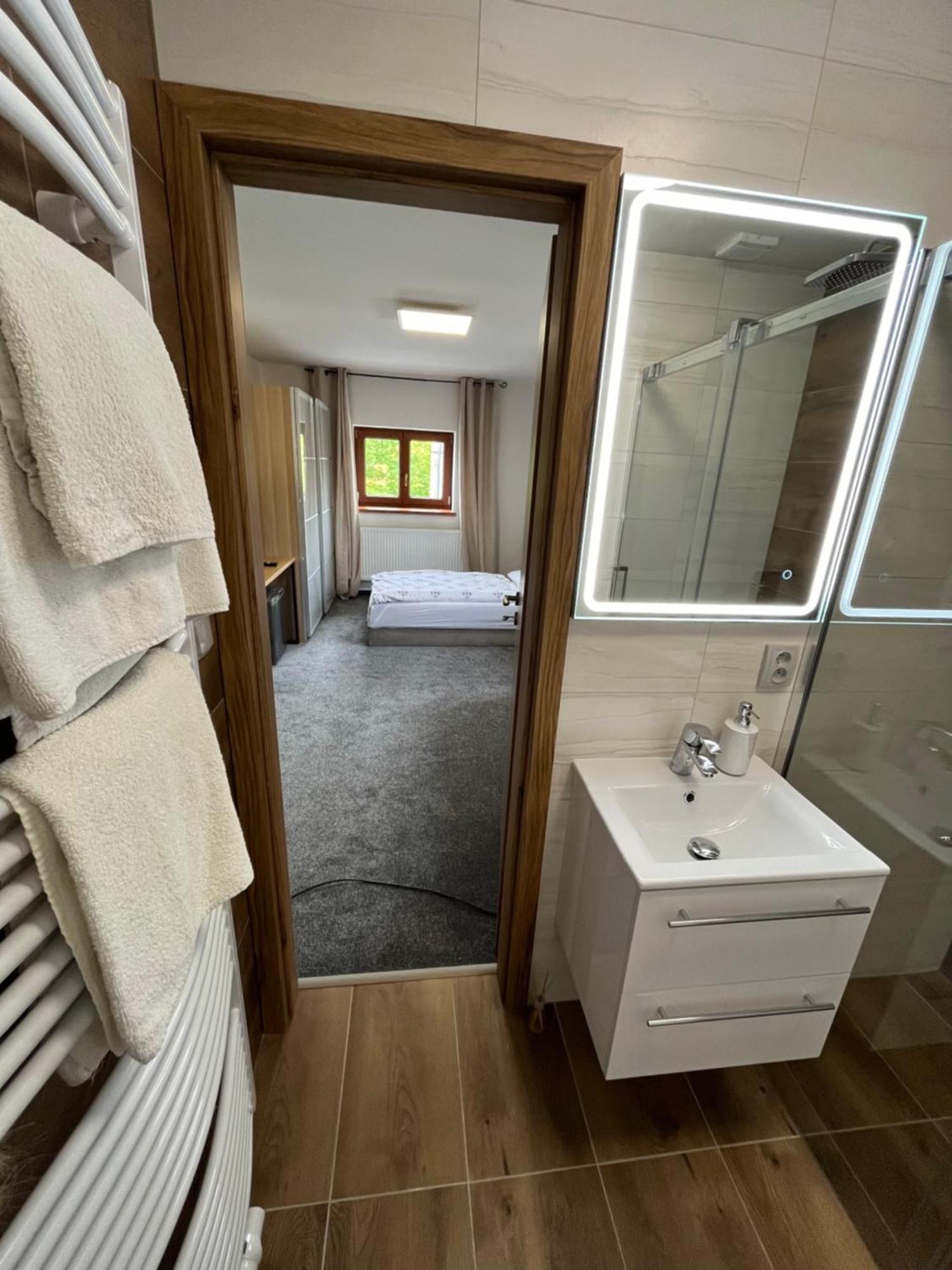 Hotel Algar Opava Kültér fotó