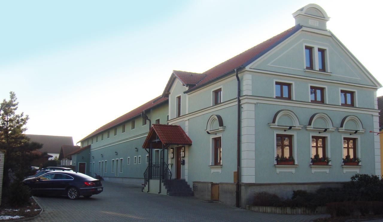 Hotel Algar Opava Kültér fotó