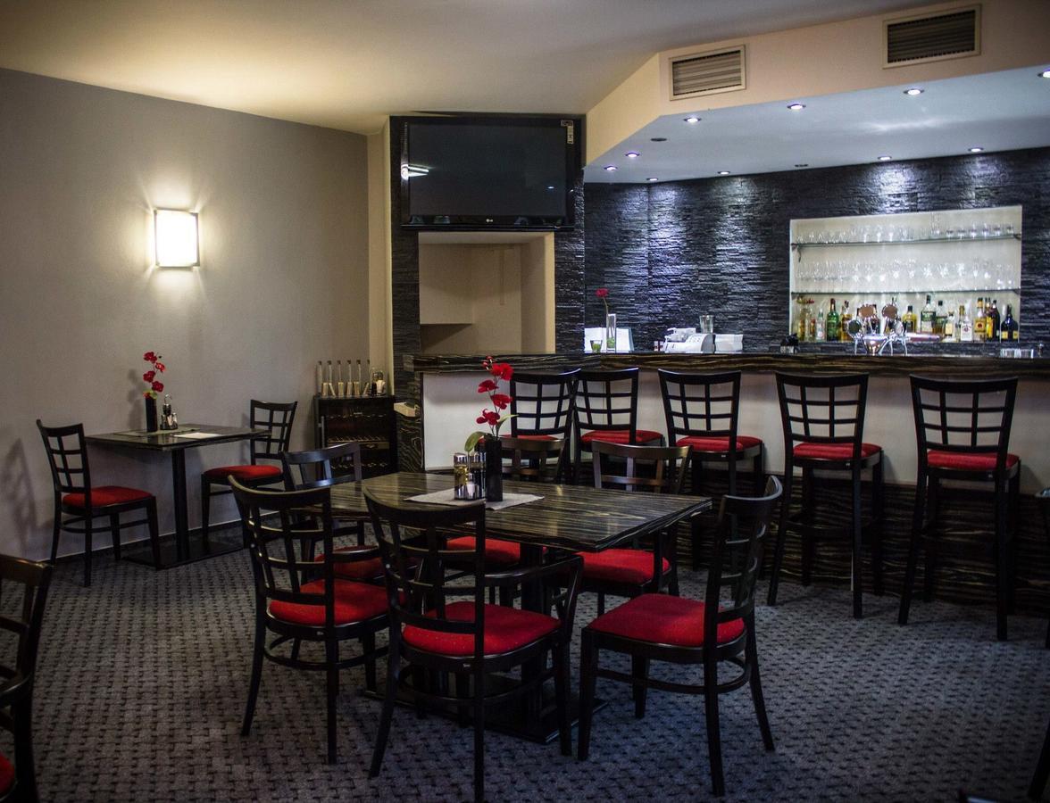 Hotel Algar Opava Kültér fotó