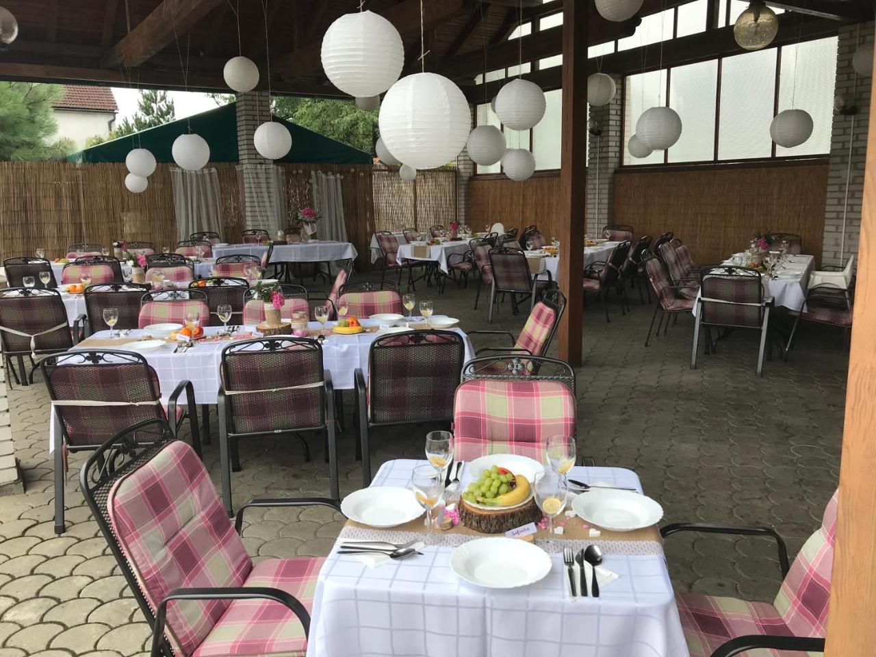 Hotel Algar Opava Kültér fotó